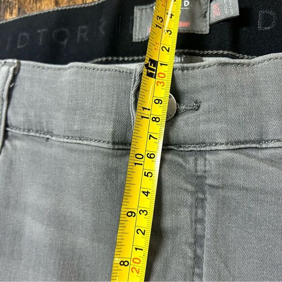 Torrid Feel the Fit Bombshell Skinny 20R Super Soft Grey Distressed High Rise - Picture 5 of 12